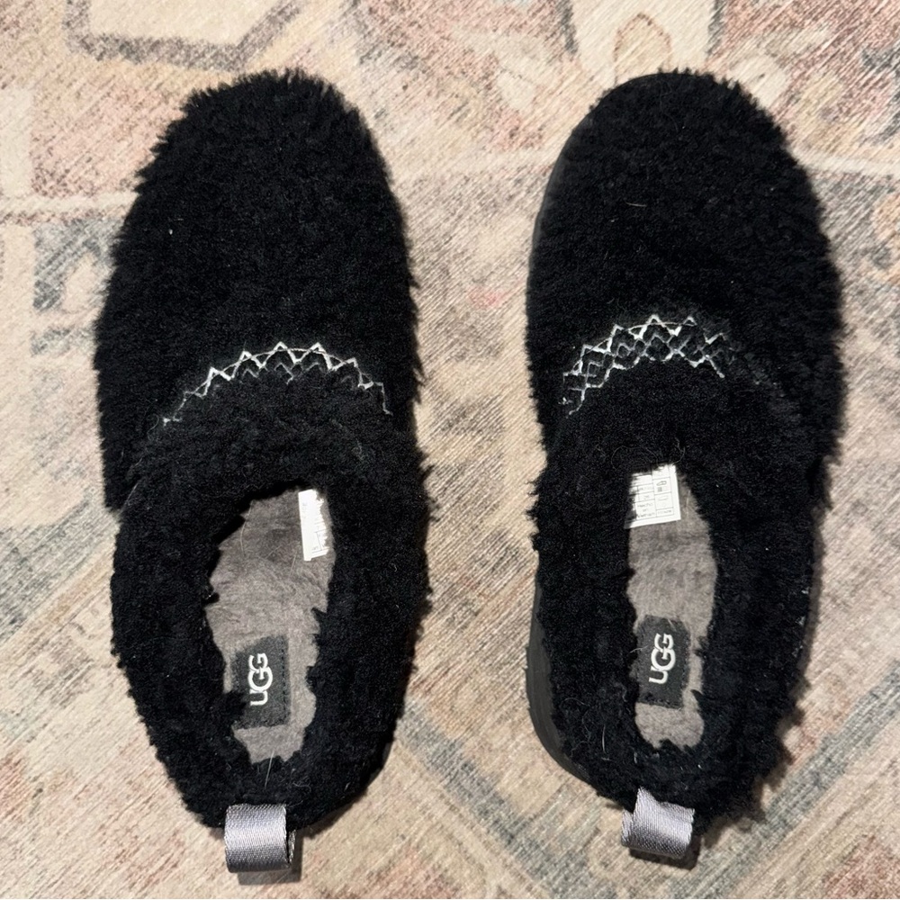 UGG Tasman